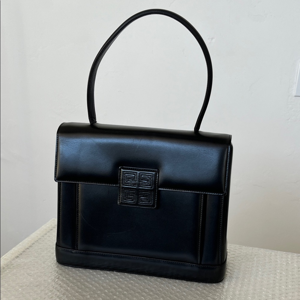 Elegant Givenchy Black Handbag - Picture 1 of 13